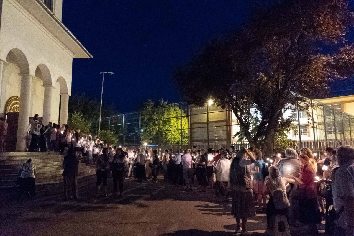 Icoana Maicii Domnului de la Mănăstirea Adam, la Parohia „Sfânta Ana” din Galaţi 123117