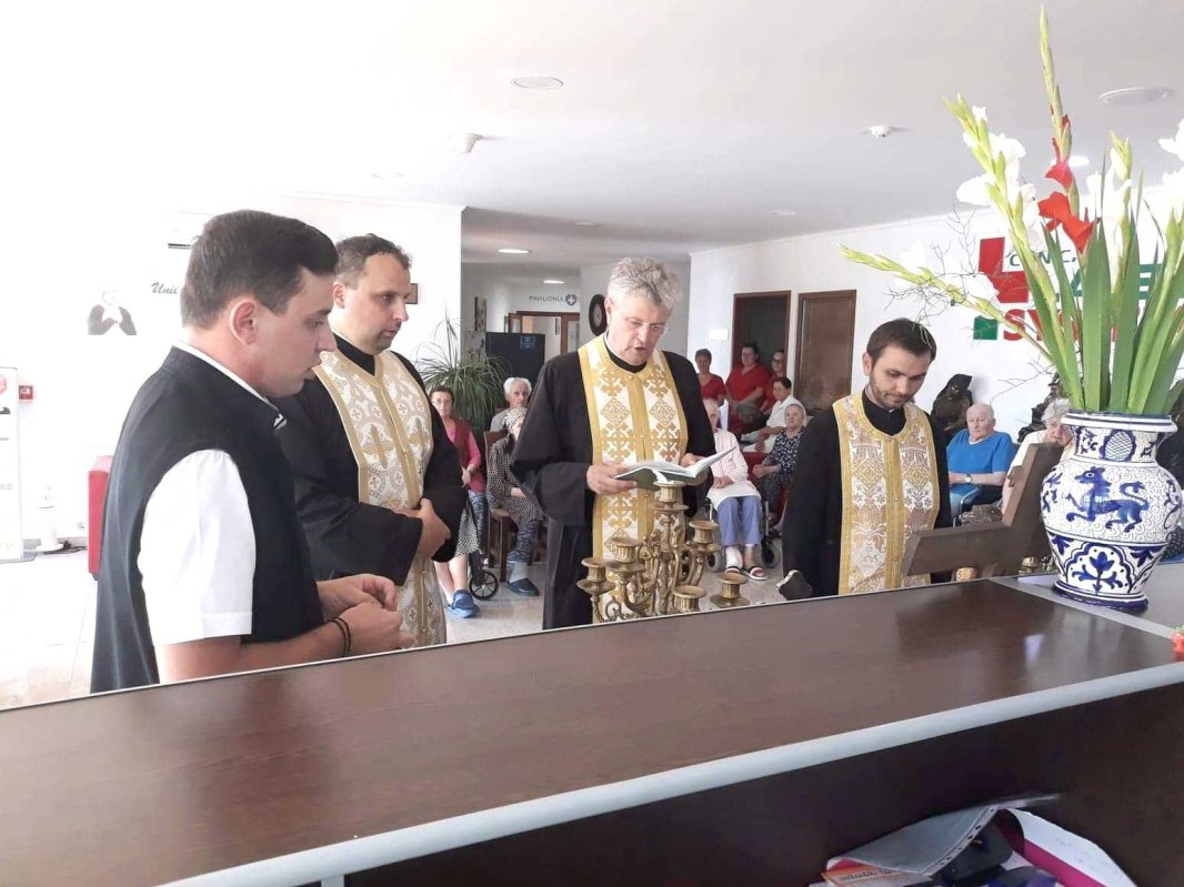 Taina Sfântului Maslu la Vladimirescu 123147