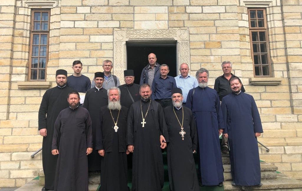 Clerici pelerini în satul Patriarhului Nicodim 123234