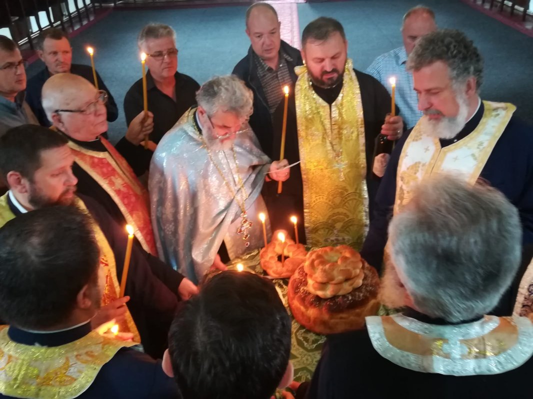 Clerici pelerini în satul Patriarhului Nicodim 123235