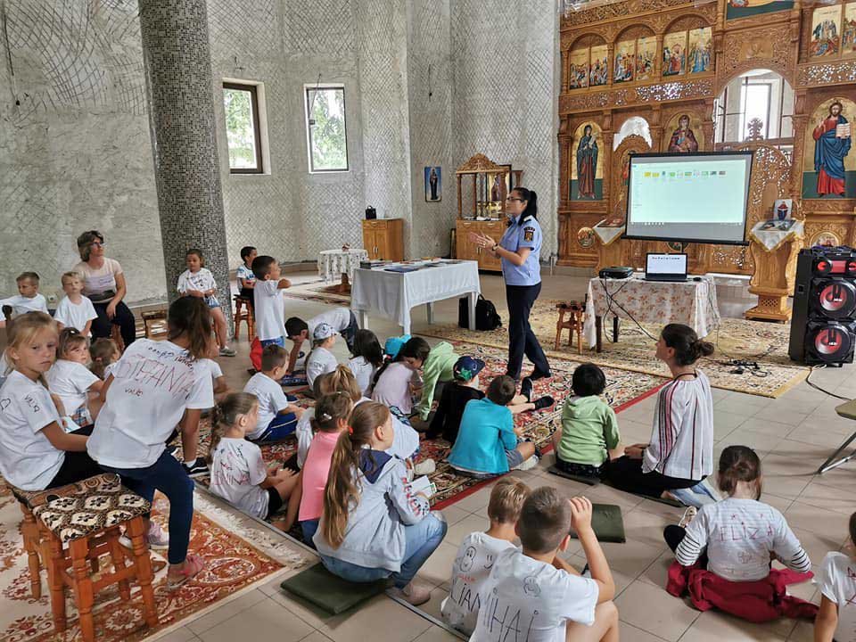 Peste 130 de copii în Tabăra „Vara pe uliţă” 123297