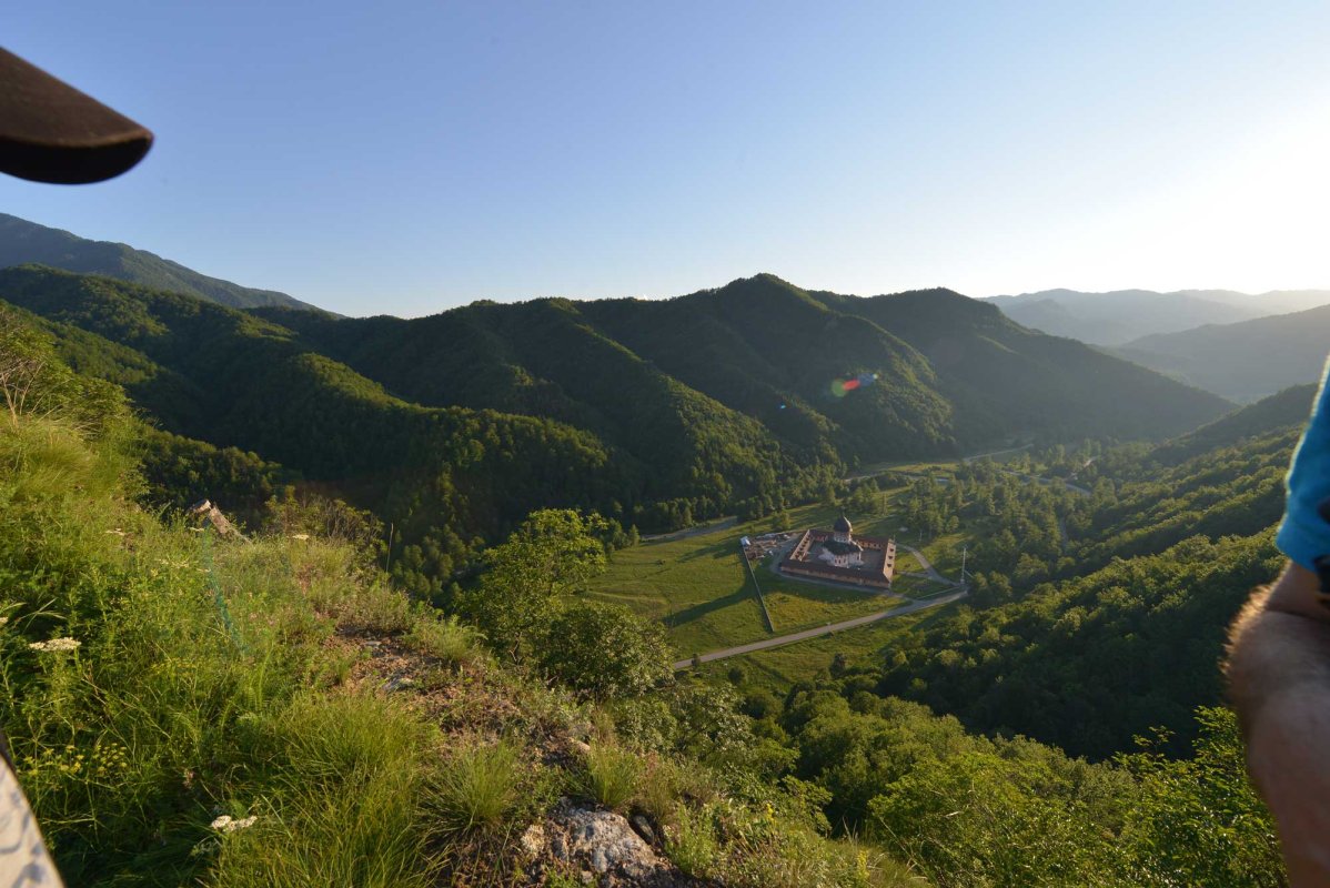 Obștea Sfântului Ioan Iacob de la mănăstirea din Țara Loviștei 122801