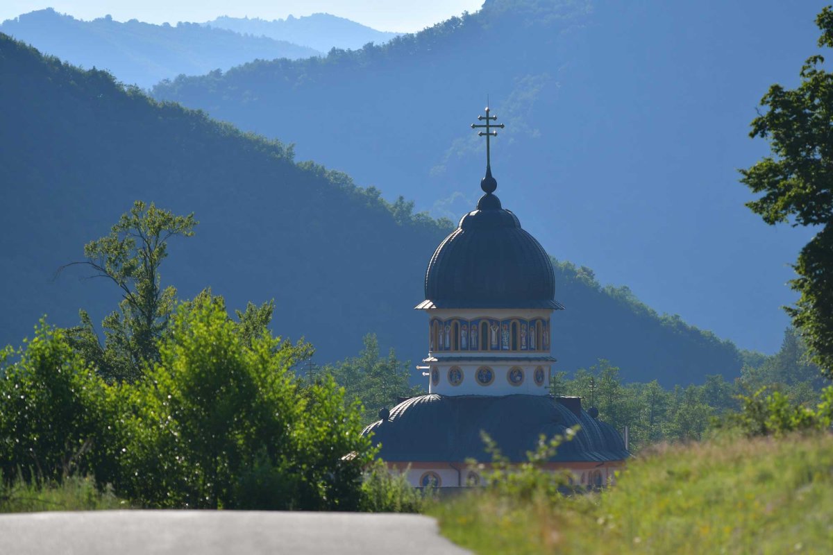 Obștea Sfântului Ioan Iacob de la mănăstirea din Țara Loviștei 122810