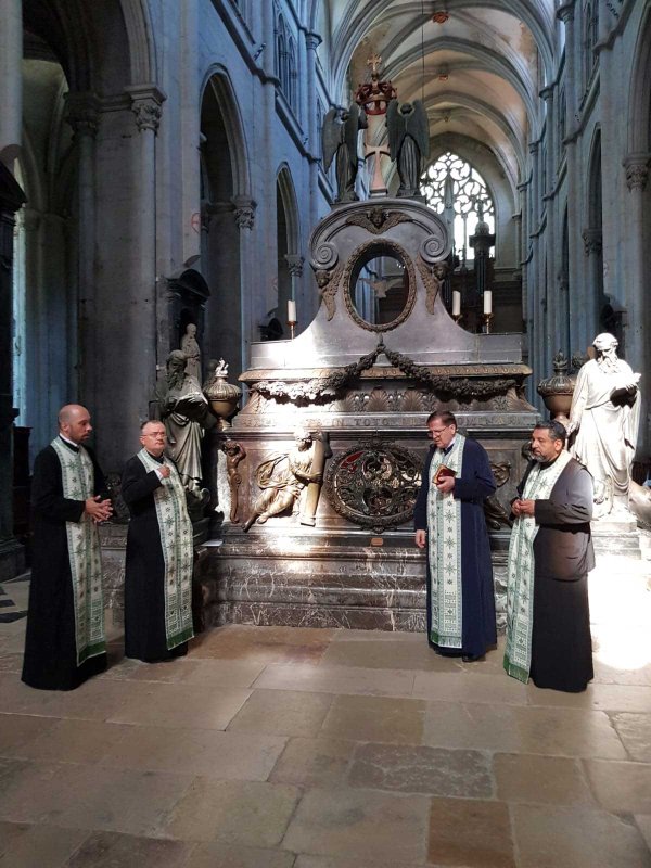 Pe urmele moaștelor Sfântului Antonie, în Franța 122787