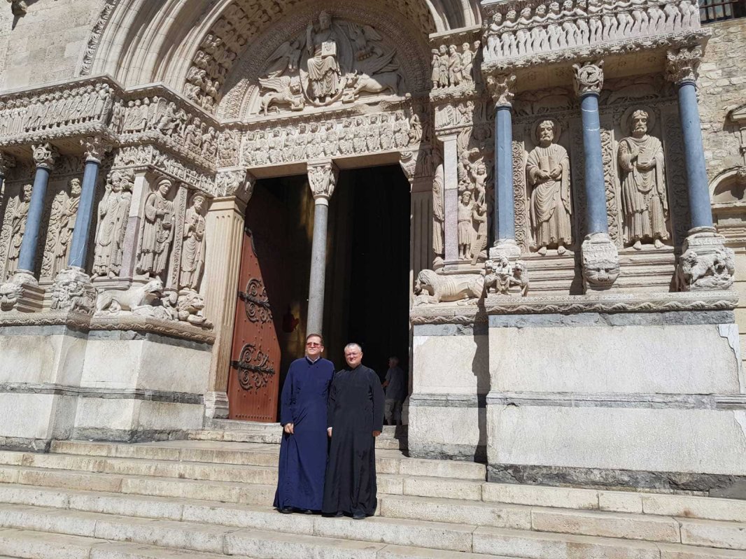 Pe urmele moaștelor Sfântului Antonie, în Franța 122788