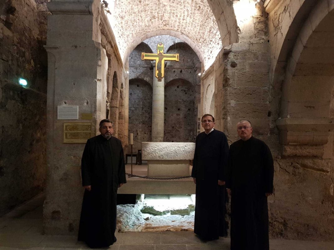 Pe urmele moaștelor Sfântului Antonie, în Franța 122790