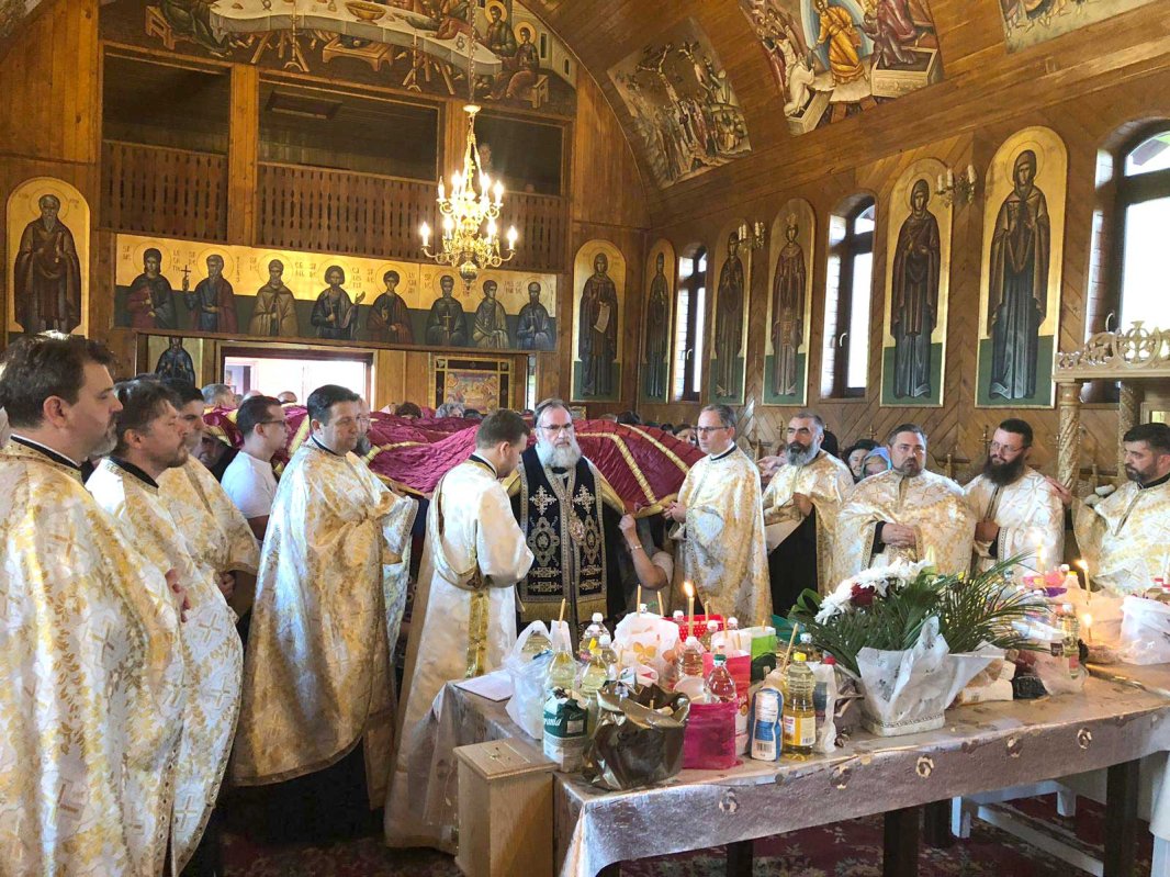 Slujbă arhierească la Mănăstirea Valea Budului 123394