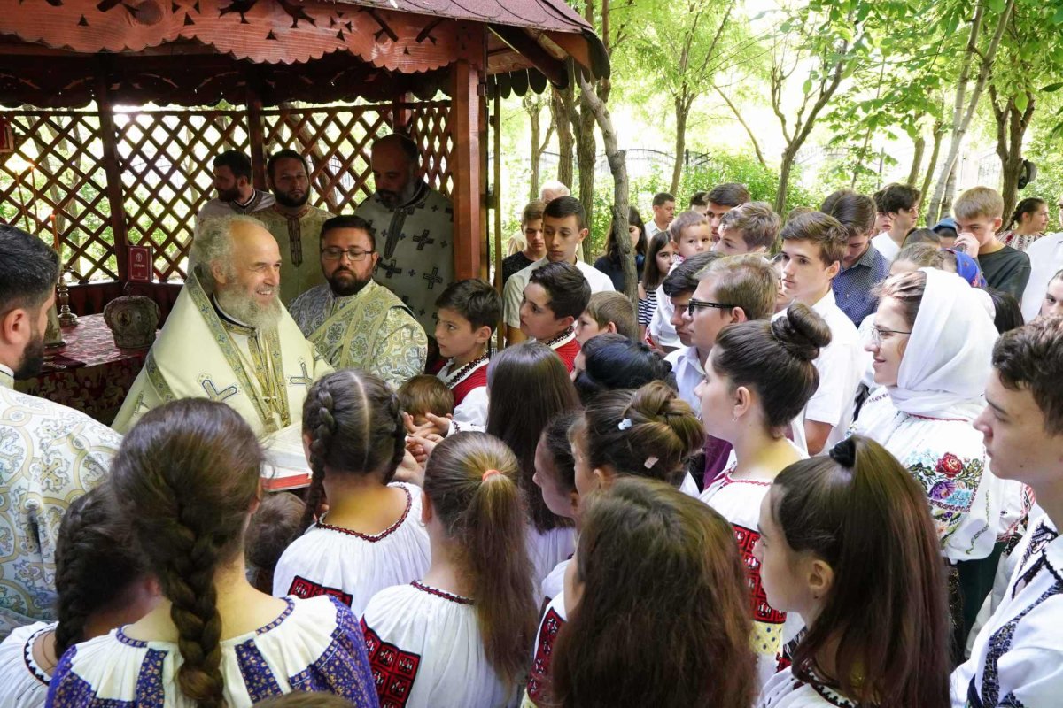 Hramuri și tabără de vară în Mitropolia Munteniei 123476