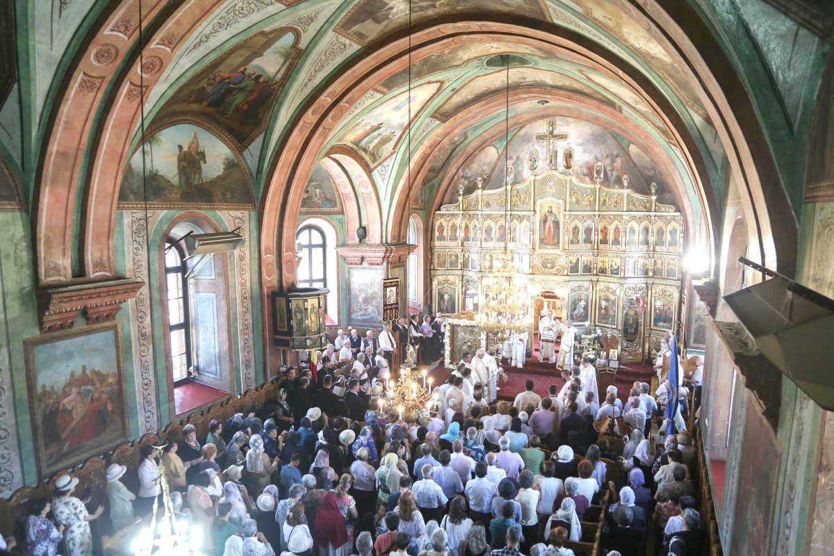 Slujiri arhierești în Duminica a VIII-a după Rusalii 123509