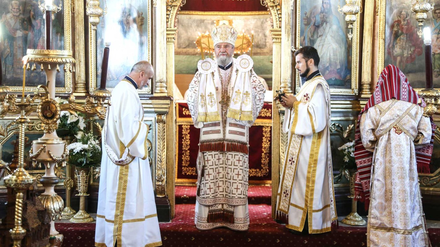 Slujiri arhierești în Duminica a VIII-a după Rusalii 123511