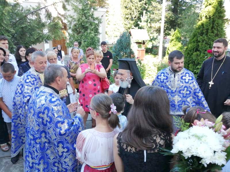 Slujiri arhierești în Duminica a VIII-a după Rusalii 123512
