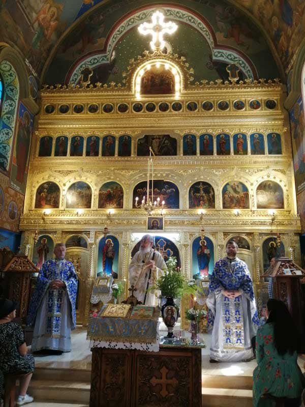 Slujiri arhierești în Duminica a VIII-a după Rusalii 123518