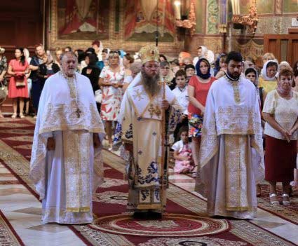 Slujiri arhierești în Duminica a VIII-a după Rusalii 123522