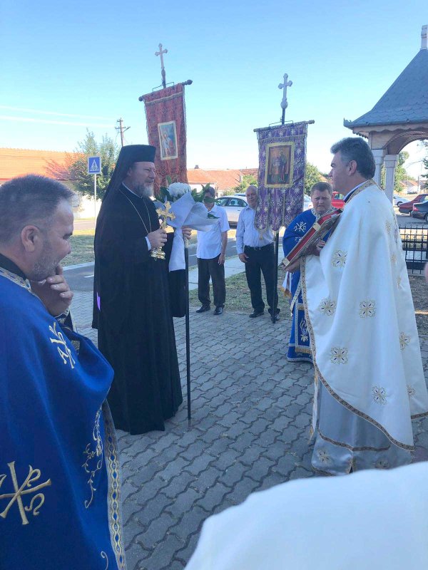 Slujiri arhierești în Duminica a VIII-a după Rusalii 123526