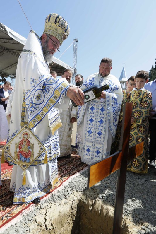 Slujiri arhierești în Duminica a VIII-a după Rusalii 123534