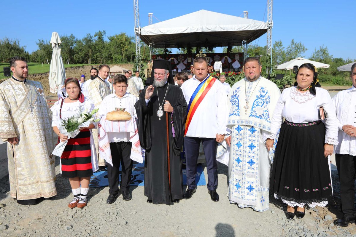 Slujiri arhierești în Duminica a VIII-a după Rusalii 123535