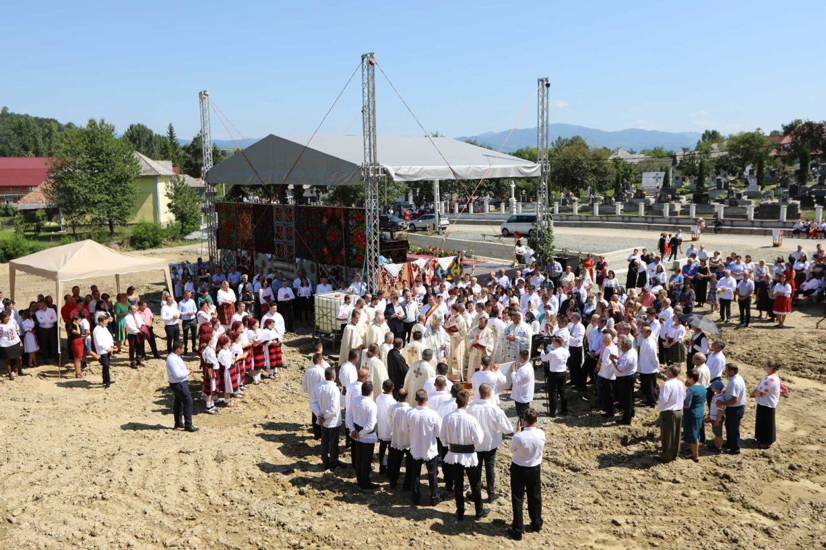 Slujiri arhierești în Duminica a VIII-a după Rusalii 123541