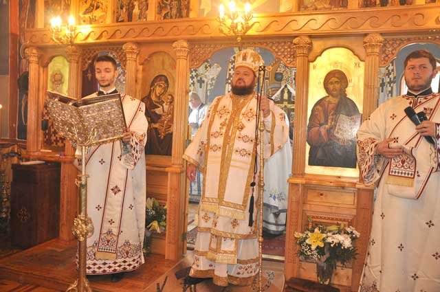 Slujiri arhierești în Duminica a VIII-a după Rusalii 123560