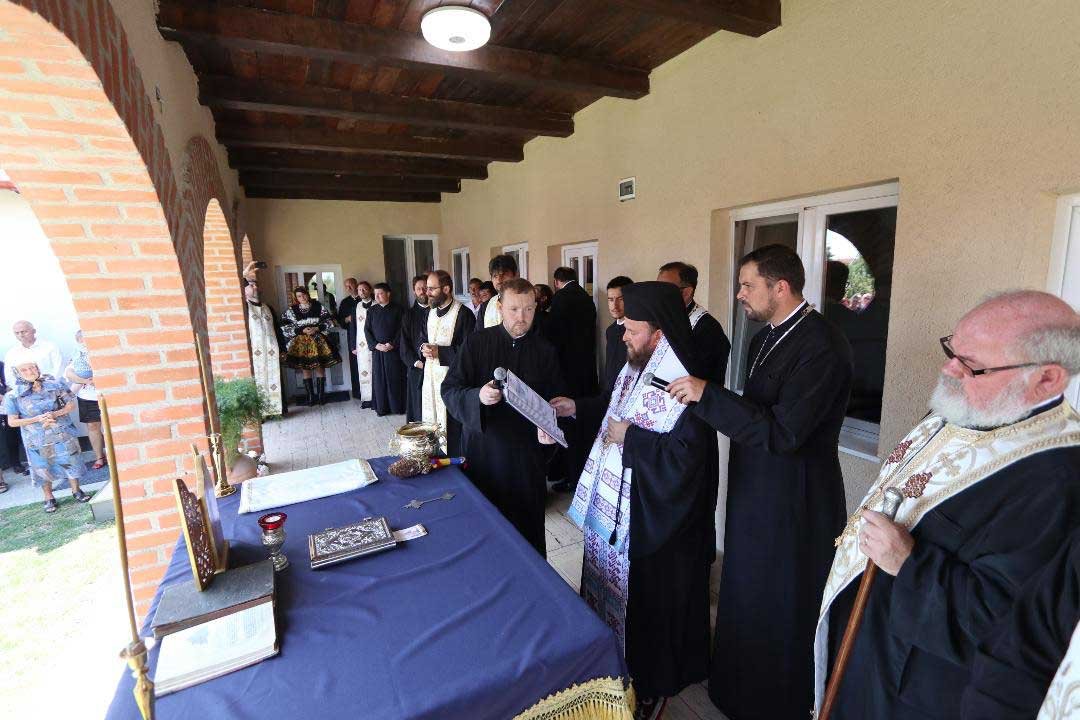 Slujiri arhierești în Duminica a VIII-a după Rusalii 123568