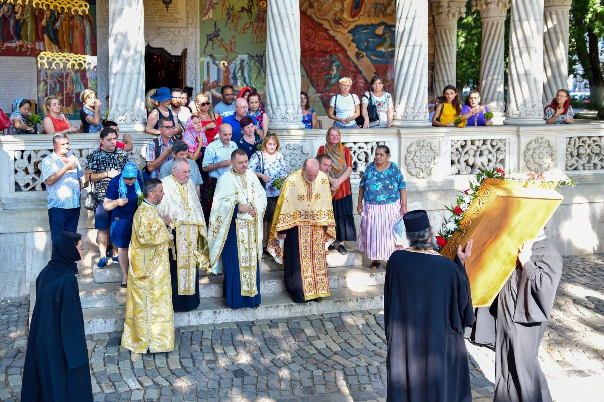 Icoana Maicii Domnului „Îndrumătoarea” a ajuns la Biserica „Sfântul Gheorghe”-Nou 123678