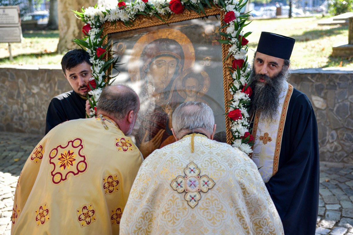 Icoana Maicii Domnului „Îndrumătoarea” a ajuns la Biserica „Sfântul Gheorghe”-Nou 123679