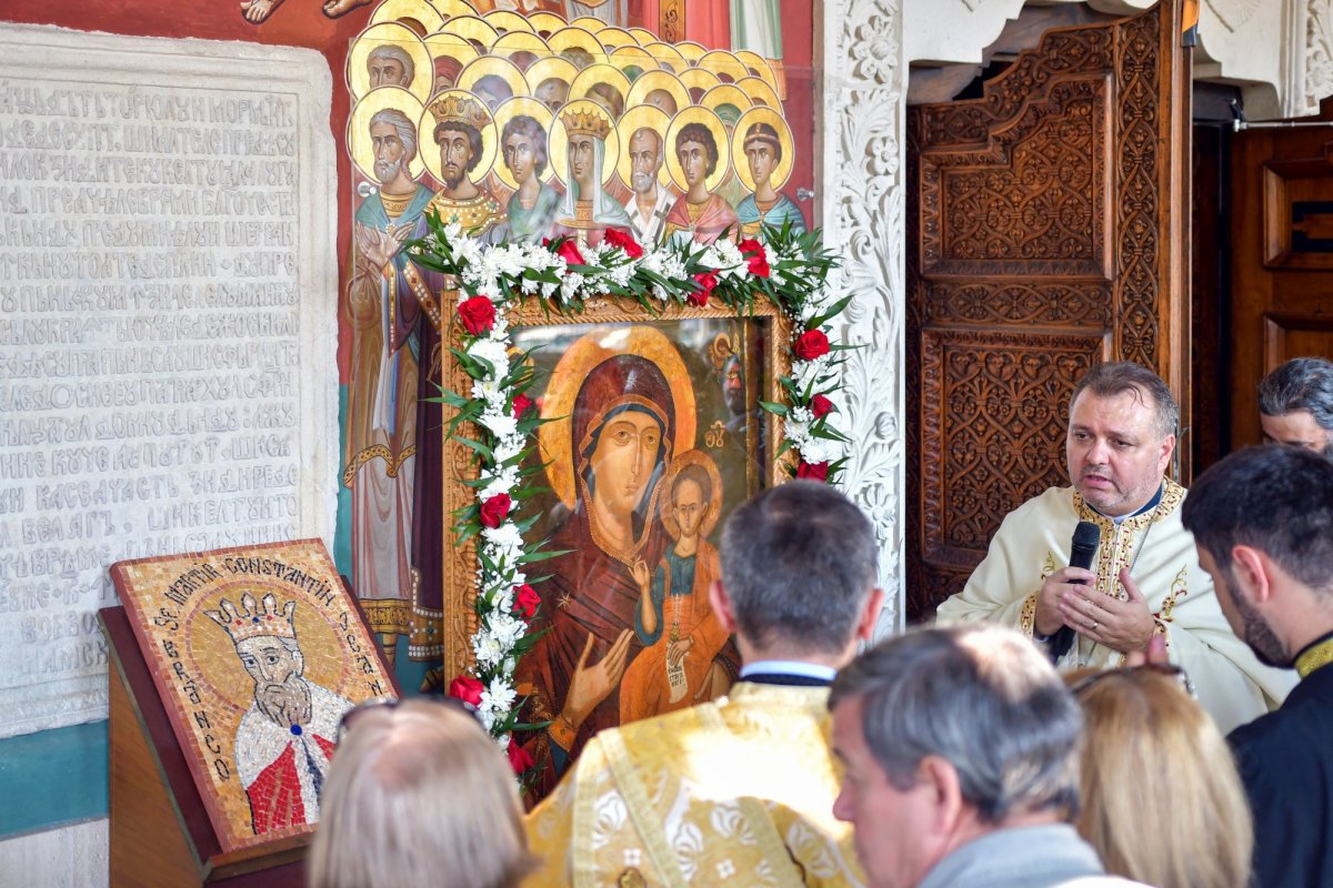 Icoana Maicii Domnului „Îndrumătoarea” a ajuns la Biserica „Sfântul Gheorghe”-Nou 123683