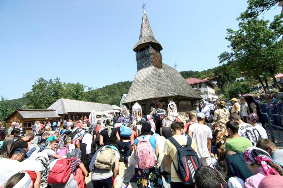 Pelerini spre Maica Domnului, la Nicula 123617