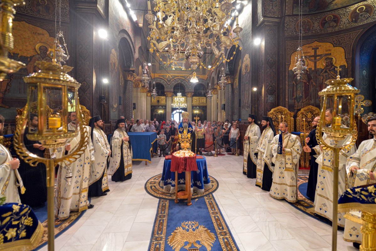 Procesiune cu Epitaful Preasfintei Născătoare de Dumnezeu 123690