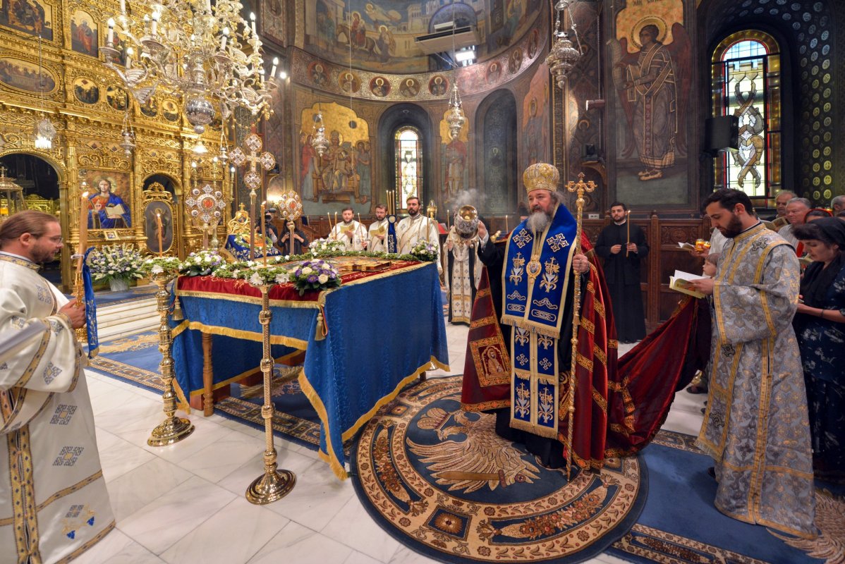 Procesiune cu Epitaful Preasfintei Născătoare de Dumnezeu 123693