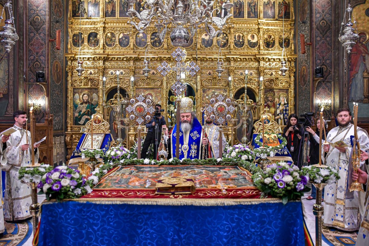 Procesiune cu Epitaful Preasfintei Născătoare de Dumnezeu 123708