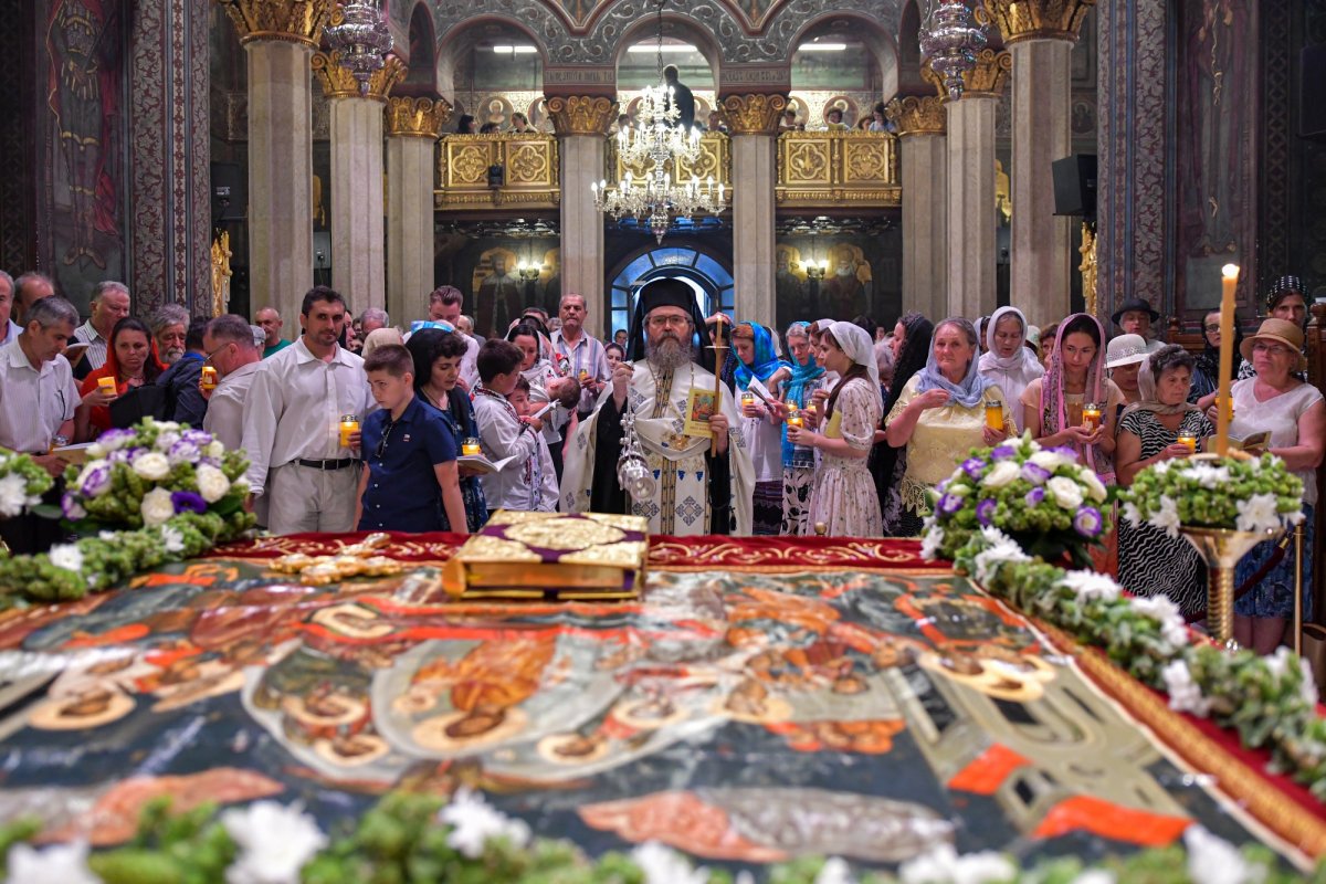 Procesiune cu Epitaful Preasfintei Născătoare de Dumnezeu 123711