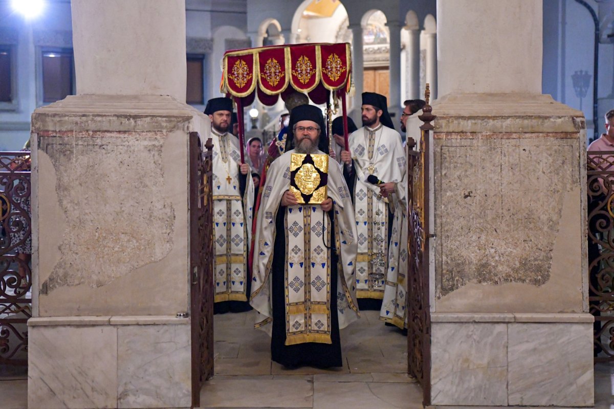 Procesiune cu Epitaful Preasfintei Născătoare de Dumnezeu 123718