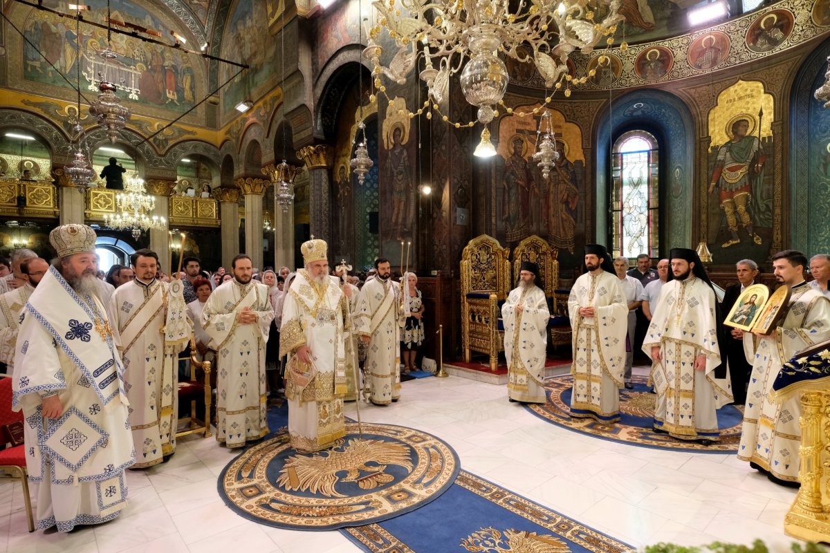 Cinstire adusă Maicii Domnului la Catedrala Patriarhală 123743