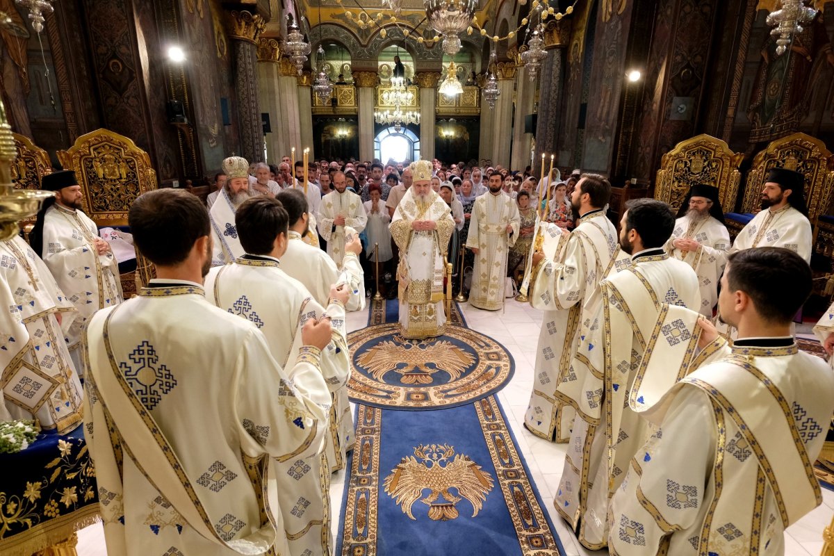 Cinstire adusă Maicii Domnului la Catedrala Patriarhală 123744
