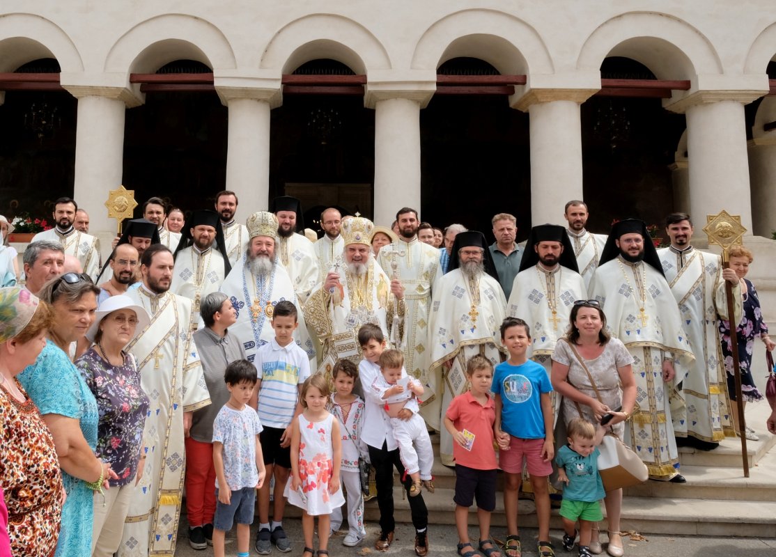 Cinstire adusă Maicii Domnului la Catedrala Patriarhală 123753
