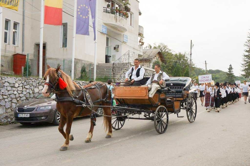Ponoarele, satul care vine direct din legendă 123431