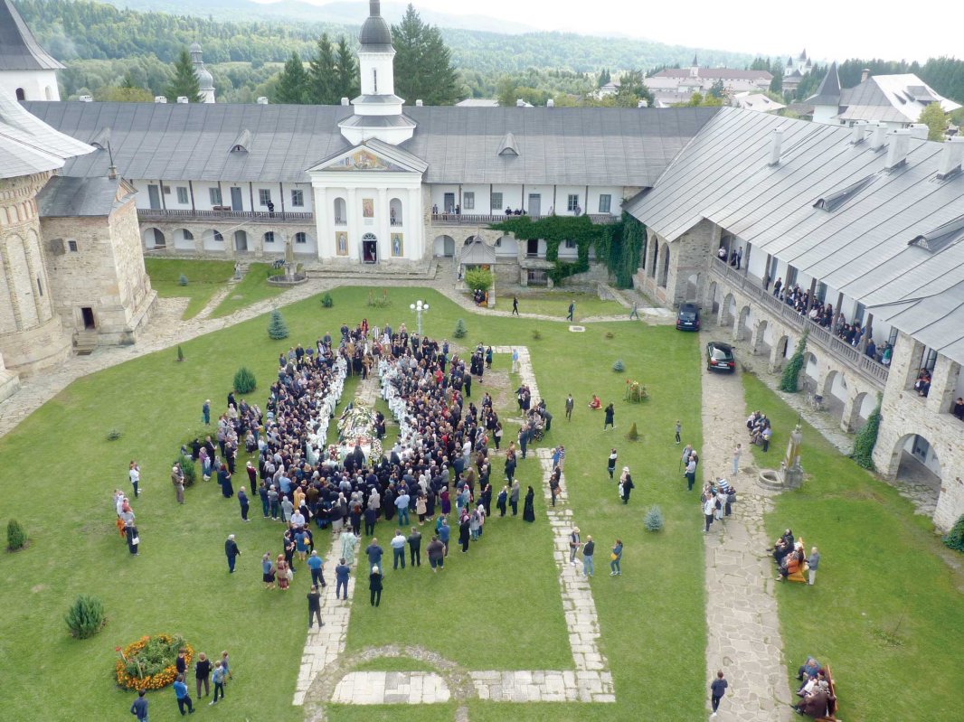 Părintele Filaret Teodorescu a fost înmormântat la Mănăstirea Neamţ 123896