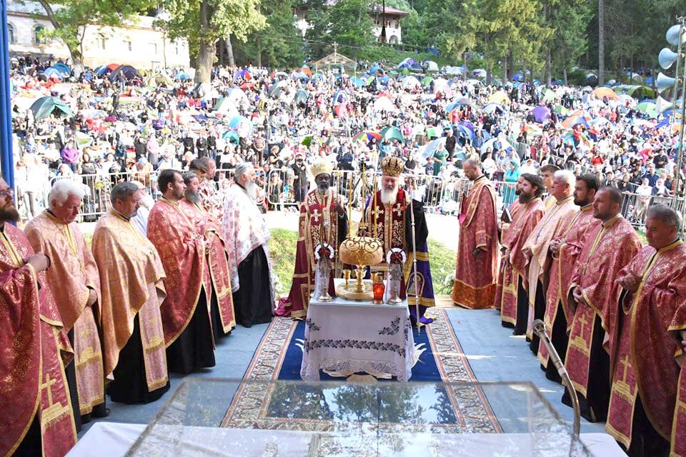 Slujiri arhierești la sărbătoarea Adormirii Maicii Domnului 123836