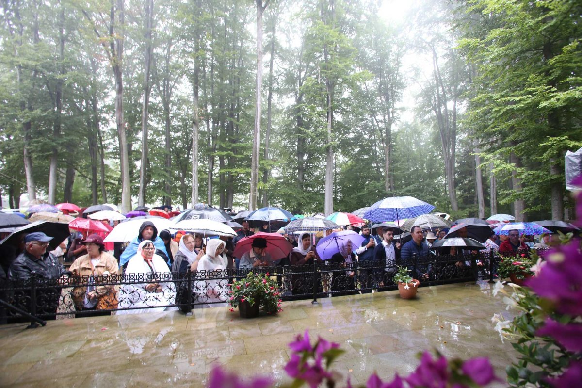 Slujiri arhierești la sărbătoarea Adormirii Maicii Domnului 123846