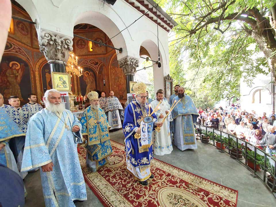 Slujiri arhierești la sărbătoarea Adormirii Maicii Domnului 123850