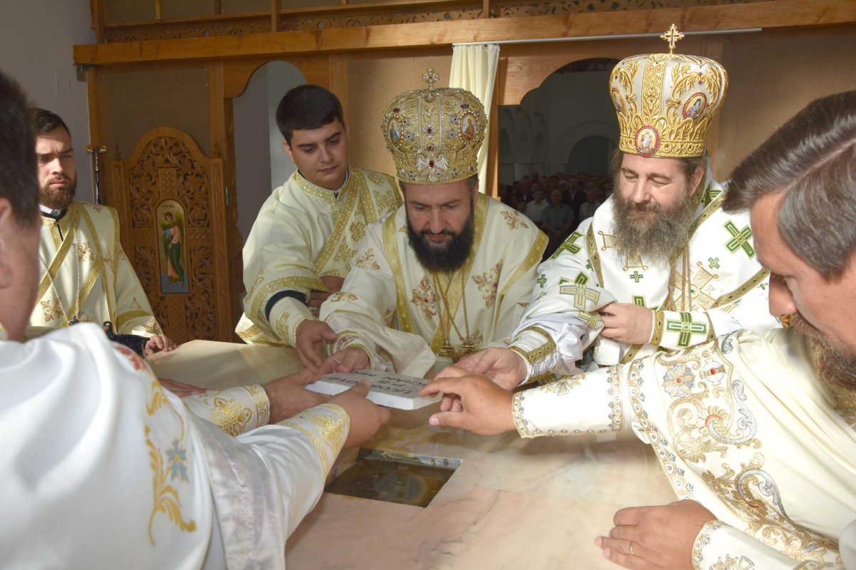 Slujiri arhierești la sărbătoarea Adormirii Maicii Domnului 123874