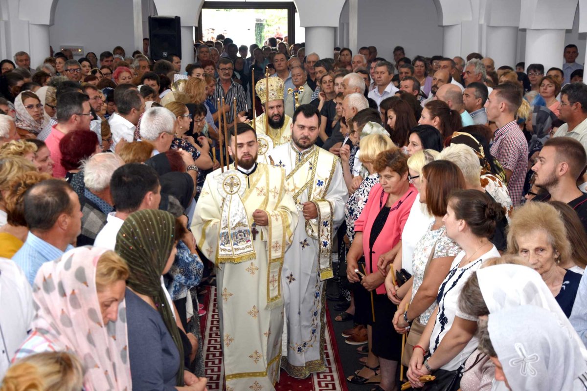 Slujiri arhierești la sărbătoarea Adormirii Maicii Domnului 123876
