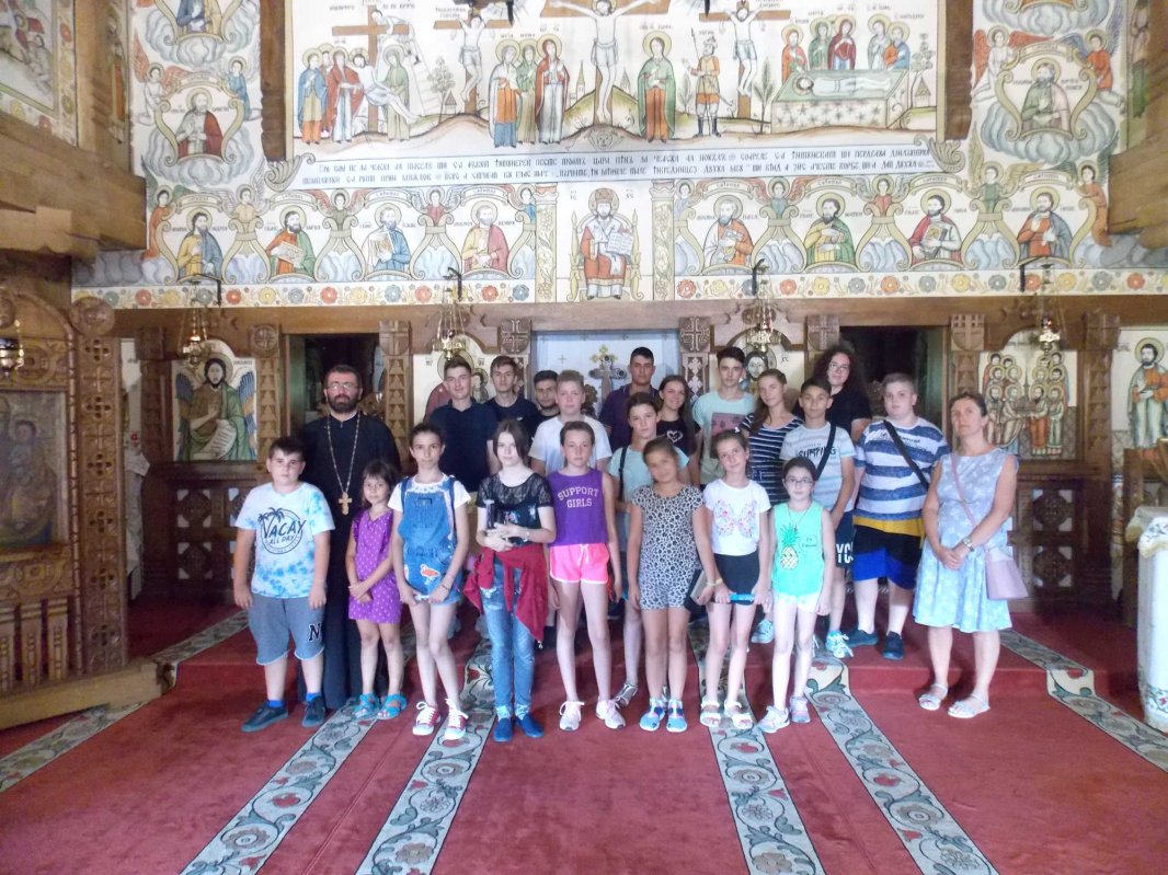 Copiii din parohia bihoreană Bratca - pelerini în Maramureș 124030