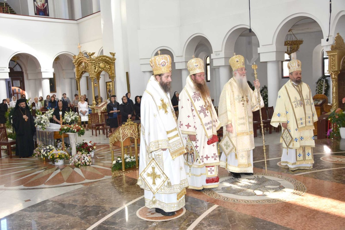 Mama Preasfințitului Lucian a fost înmormântată 123998