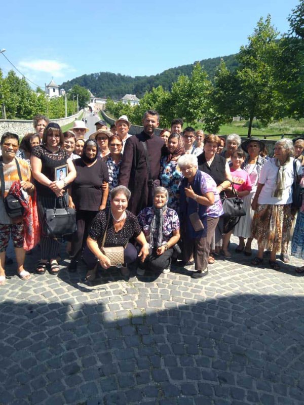 Pelerinaje şi activităţi catehetice în parohiile oltene 123997