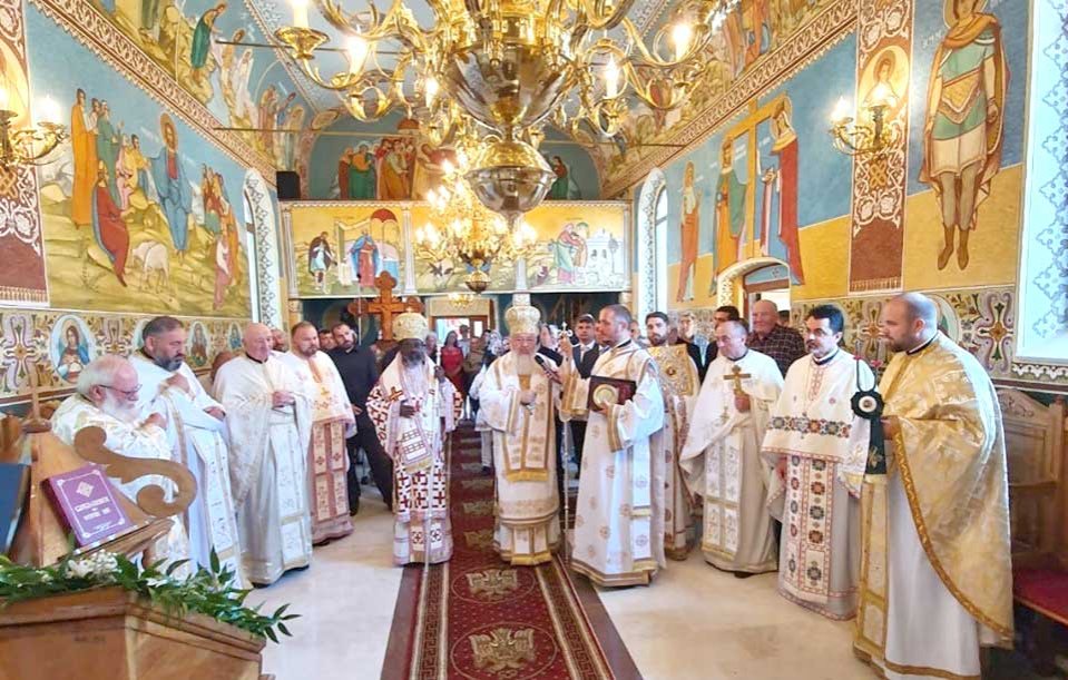 Slujiri arhierești în duminica a IX-a după Rusalii 124008