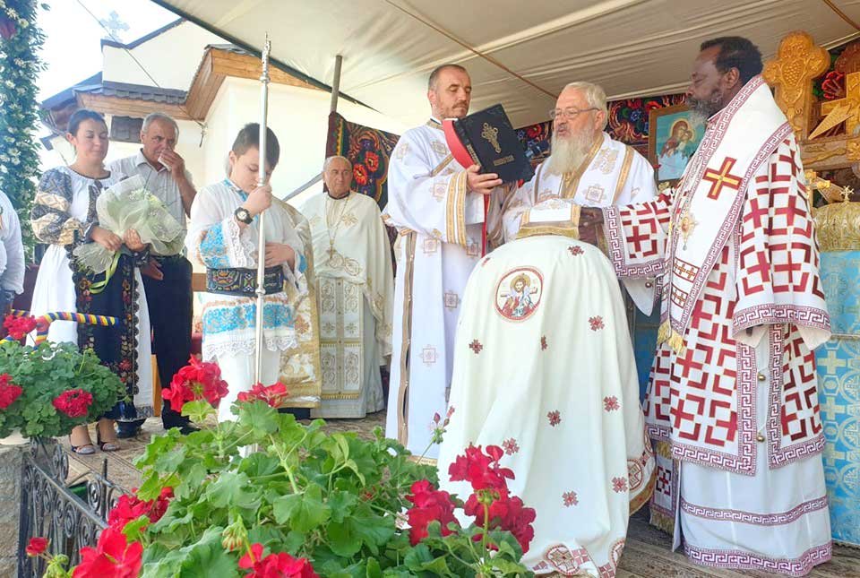 Slujiri arhierești în duminica a IX-a după Rusalii 124011