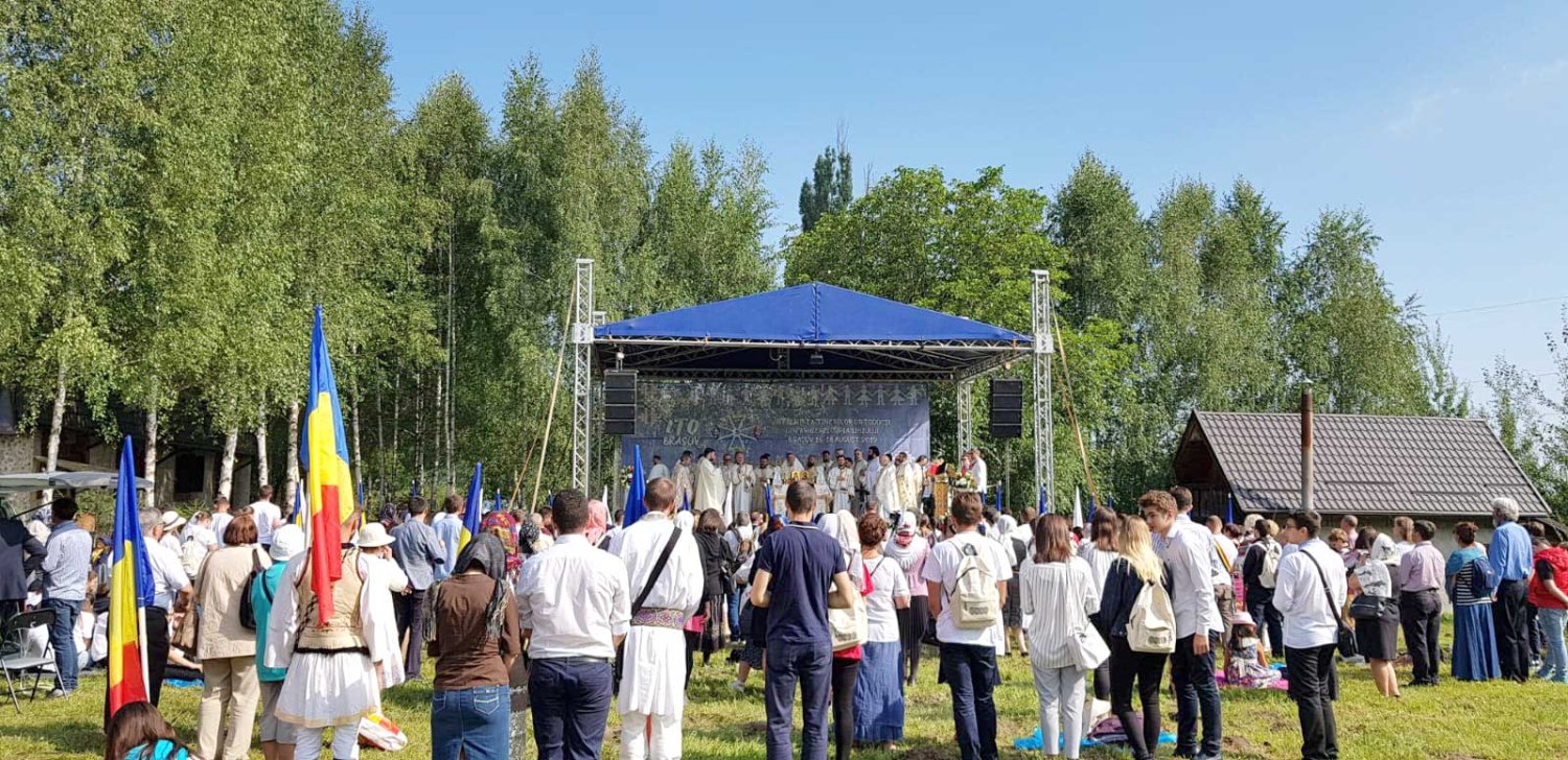 Slujiri arhierești în duminica a IX-a după Rusalii 124018