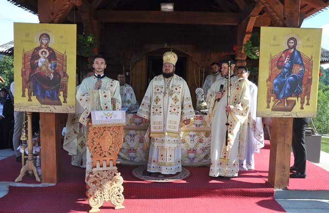 Slujiri arhierești în duminica a IX-a după Rusalii 124026