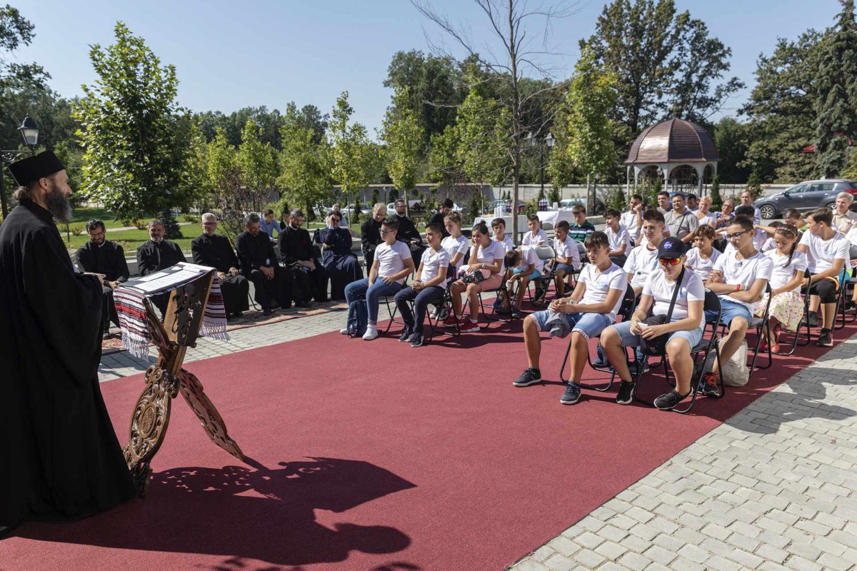 Tabere pentru elevi la mănăstiri ilfovene 124053